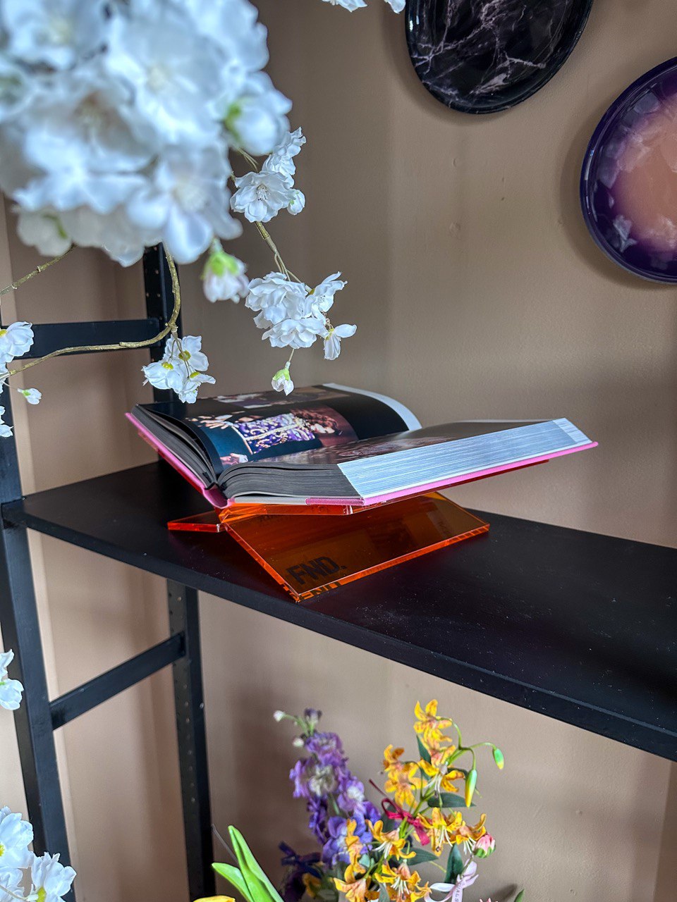 Bookstand - Sapphire Pink inspiration 2
