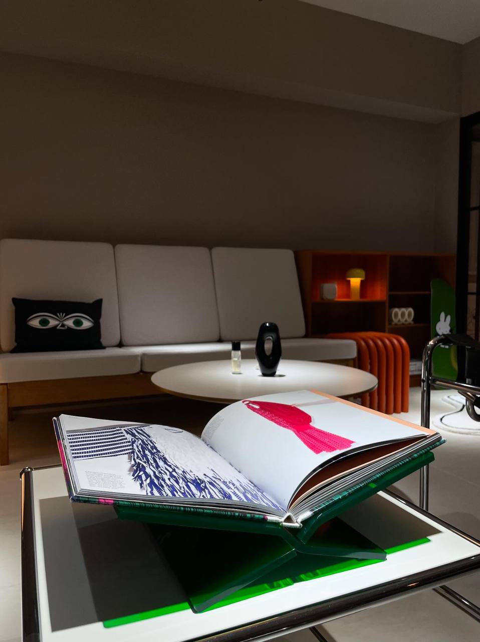 Bookstand - Sapphire Pink inspiration 8